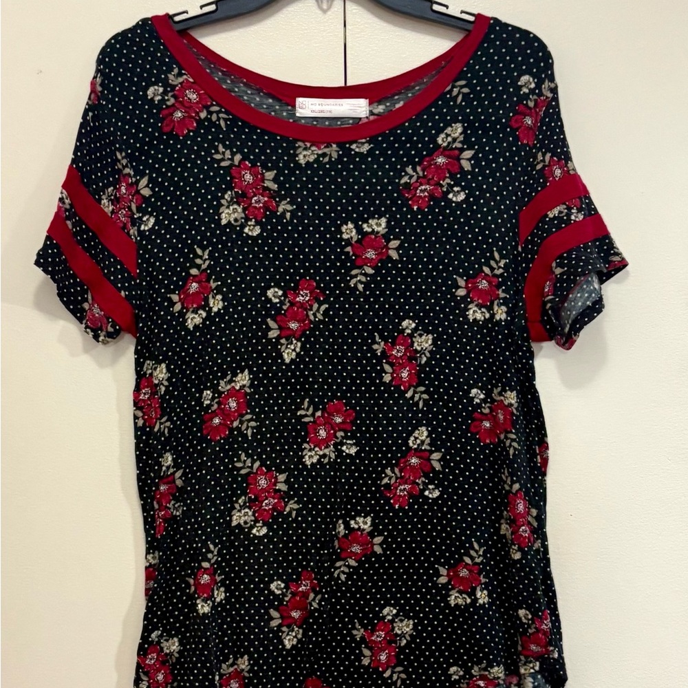 No Boundaries Black and Red Floral Short Sleeve Top